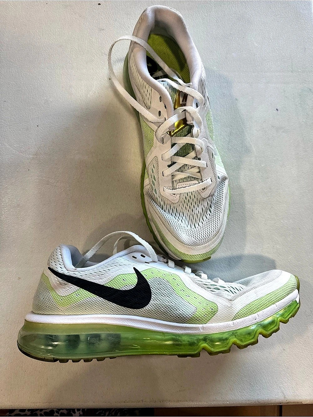 Nike Air Max 720 Sneakers White & Green Women’s US 11